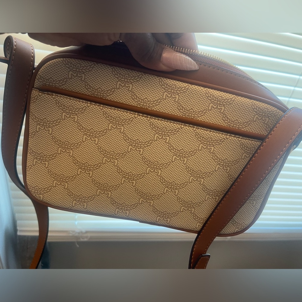 Brown Crossbody - Picture 4 of 6